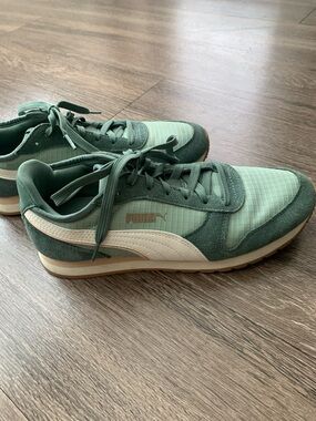 PUMA Sr. Siege Leo Running Sneaker in Green